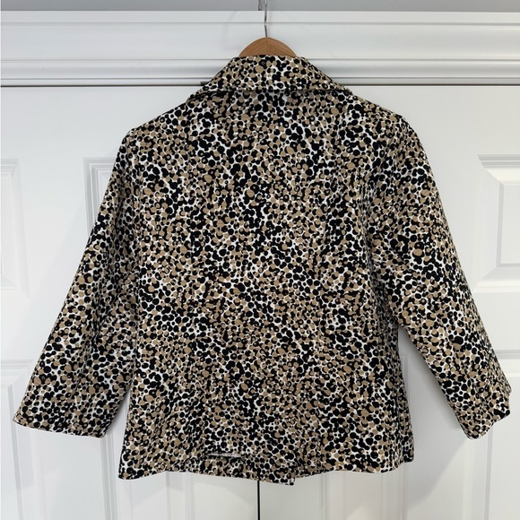 Preswick & Moore Woman’s Size Medium
Jacket Big Button Cheetah Print - Picture 2 of 11